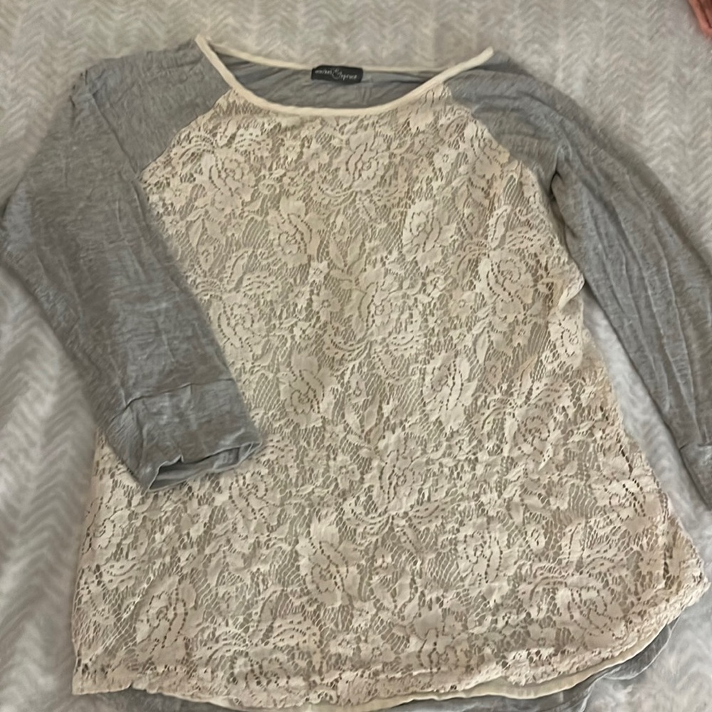 Women’s Market & Spruce long sleeve Tee Heather Gray and lace